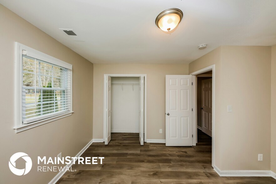 Building Photo - 3405 Ridgecrest Dr