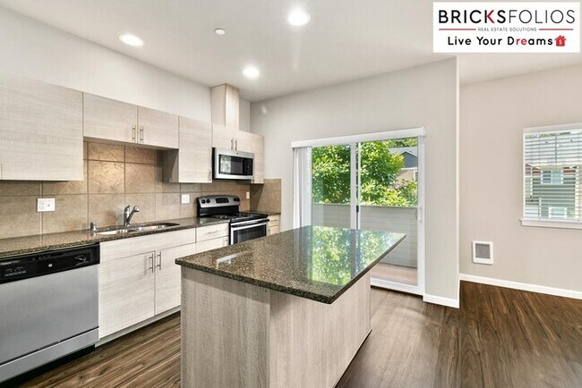 Building Photo - Exquisite Rental Home in Olympia, Close to JBLM & Hospitals!