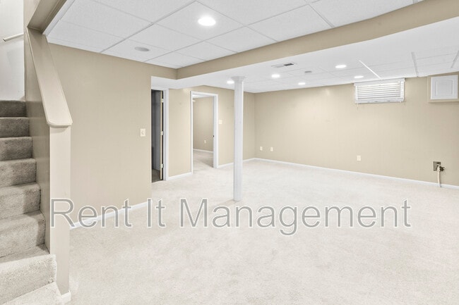 Building Photo - 15421 R St