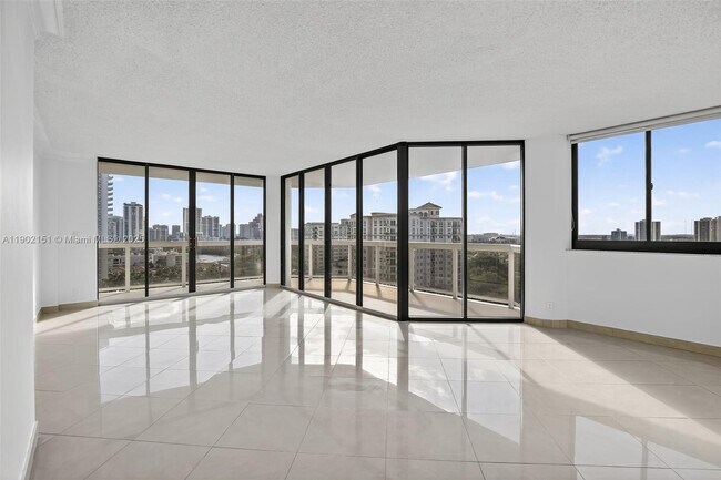 Building Photo - 20185 E Country Club Dr