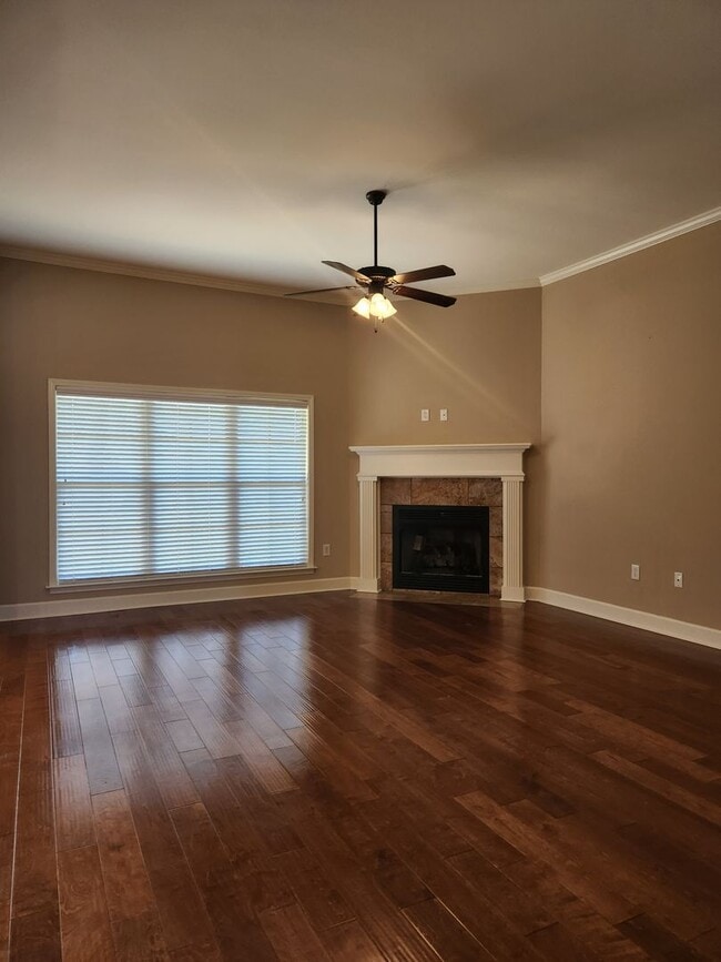 Building Photo - Fountain Crest Subdivision!