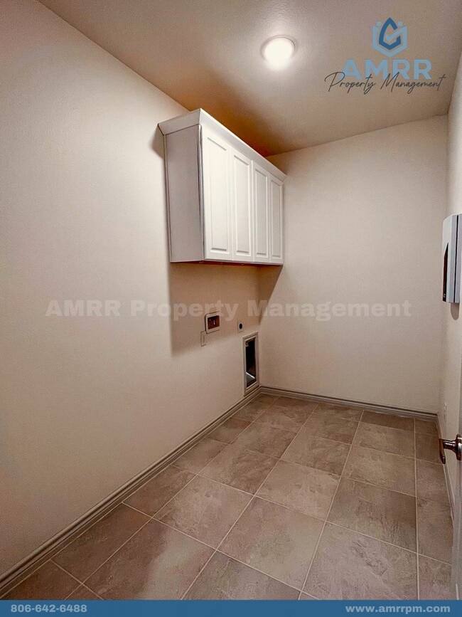 Building Photo - Welcome to Silverleaf Subdivision! Now leasing 3 bed/2bath family home!