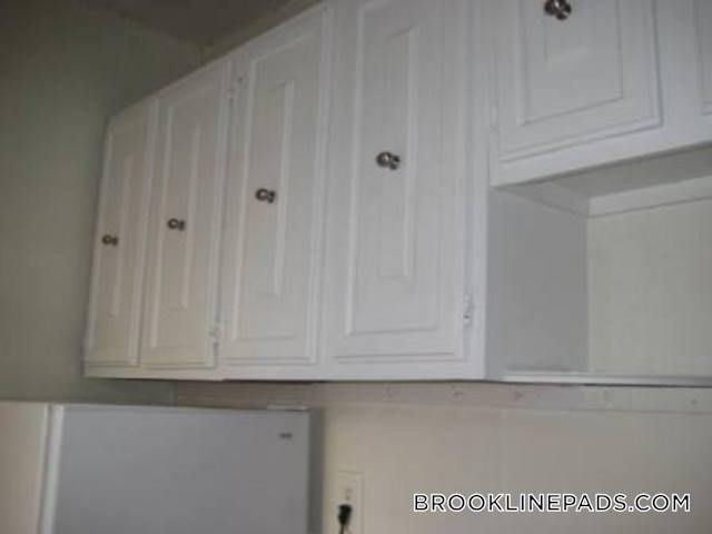 Building Photo - 360 Riverway