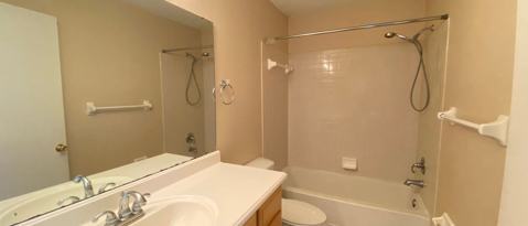 Building Photo - 2131 Cascades Blvd