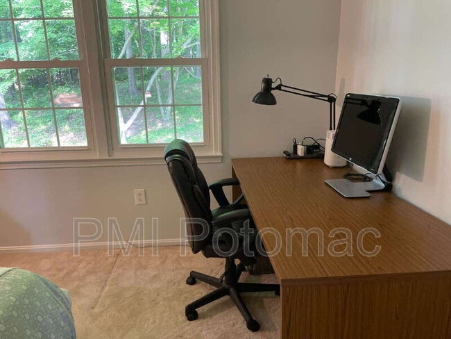 Building Photo - 1917 Agate Dr