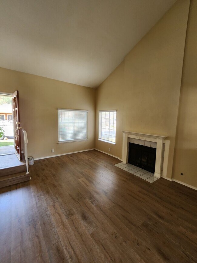 Building Photo - 10327 Paseo Park Dr