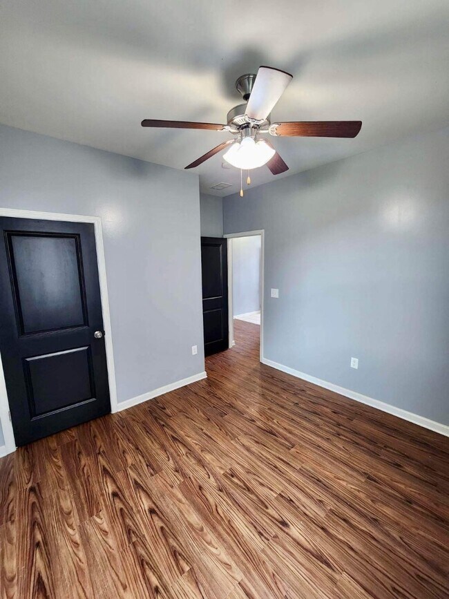 Building Photo - 884 Hayes Point Cir