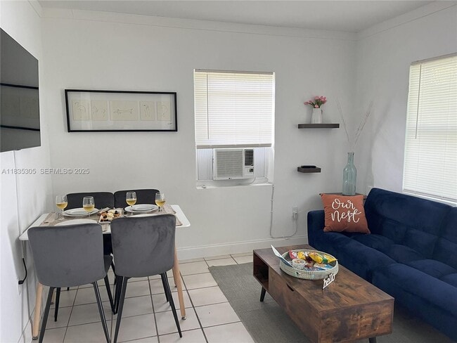 Building Photo - 1040 SW 28th St