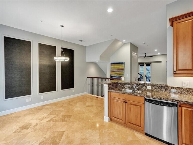 Building Photo - 58 Via Floresta Dr
