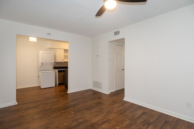 Building Photo - Charming 2-Bedroom, 1-Bath Near Downtown & UT
