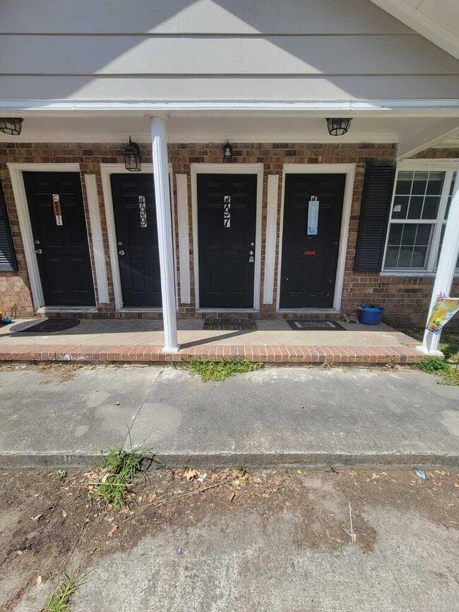 Primary Photo - 497 W Buena Vista Ave