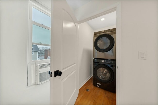 Building Photo - 316 Palisade Ave