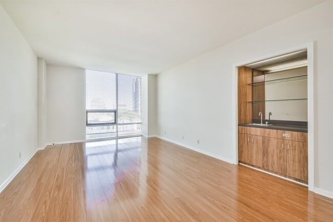 Building Photo - 5100 San Felipe St