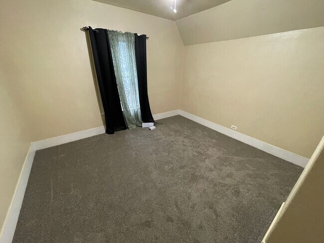 Building Photo - Stirling City Charmer-3 bed 1 bath, large ...