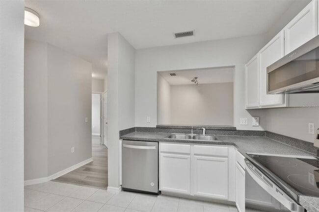 Building Photo - 6437 Cypressdale Dr
