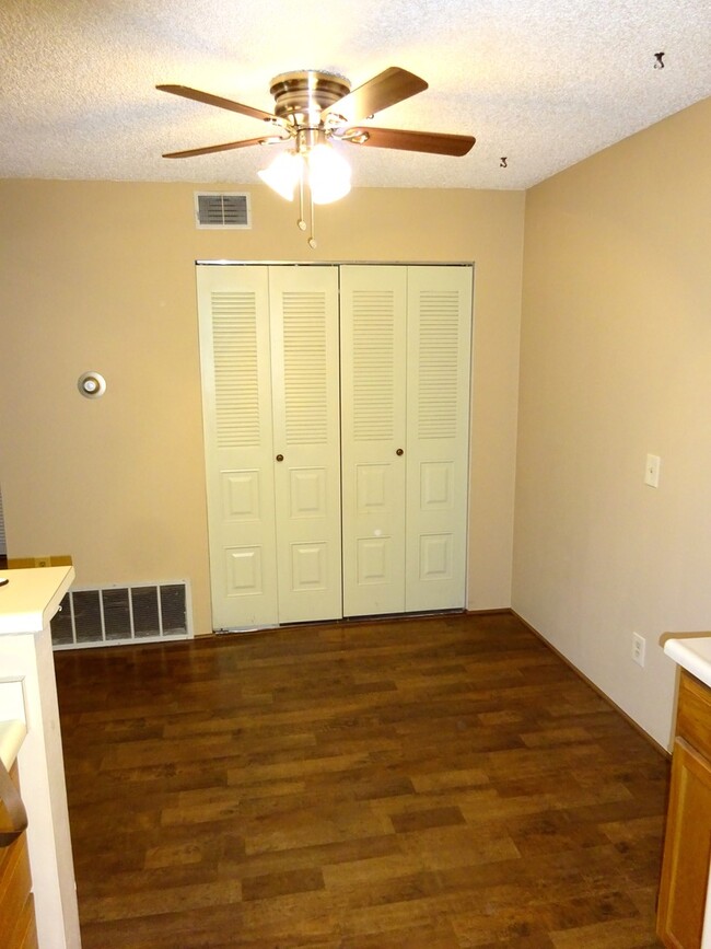 Building Photo - Charming 1 Bedroom 1 Bath First Floor Cond...