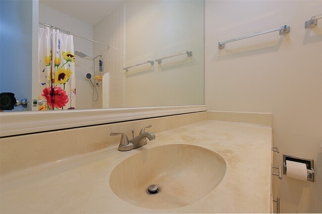 Building Photo - 2213 S Braeswood Blvd