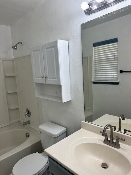 Building Photo - 6144 Cielo Ter