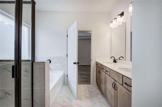 Building Photo - 503 Ozark Ln