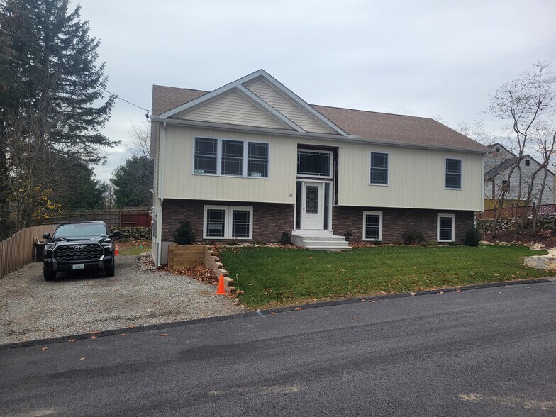 Primary Photo - 12 Fountain Ave