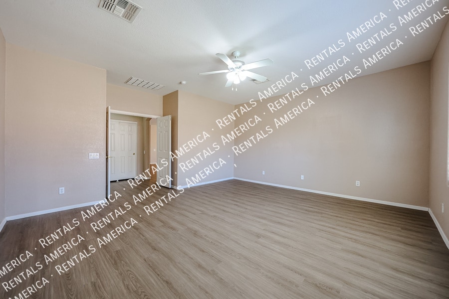 Building Photo - 876 E Riviera Pl
