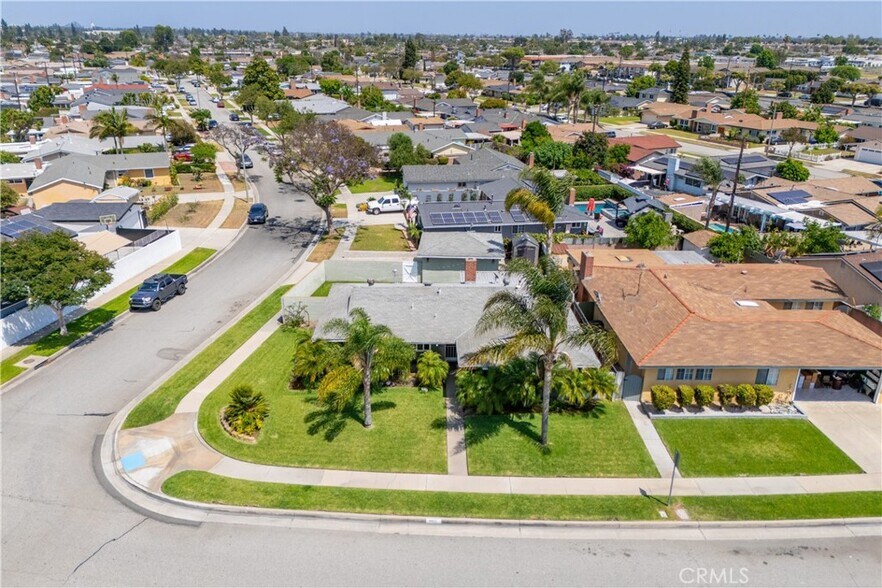 Building Photo - 8412 San Marino Dr