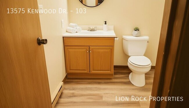 Building Photo - 13575 Kenwood Dr N