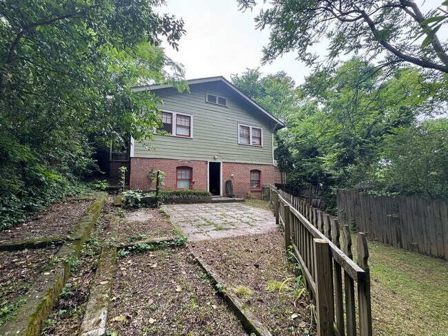 Building Photo - Charming 3BR House in Birmingham