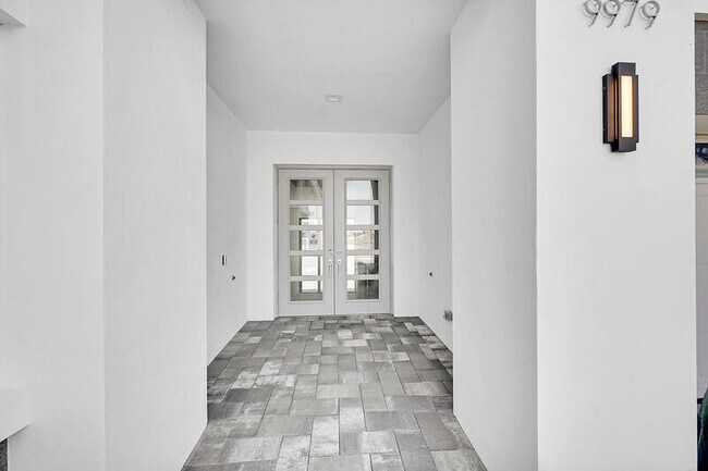 Building Photo - 9979 Migration Pt