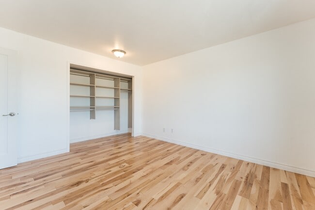 Building Photo - 311 W Highland Rd