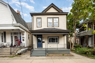 Building Photo - 118 E 19th St