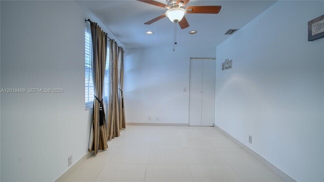 Building Photo - 1520 N Andrews Ave