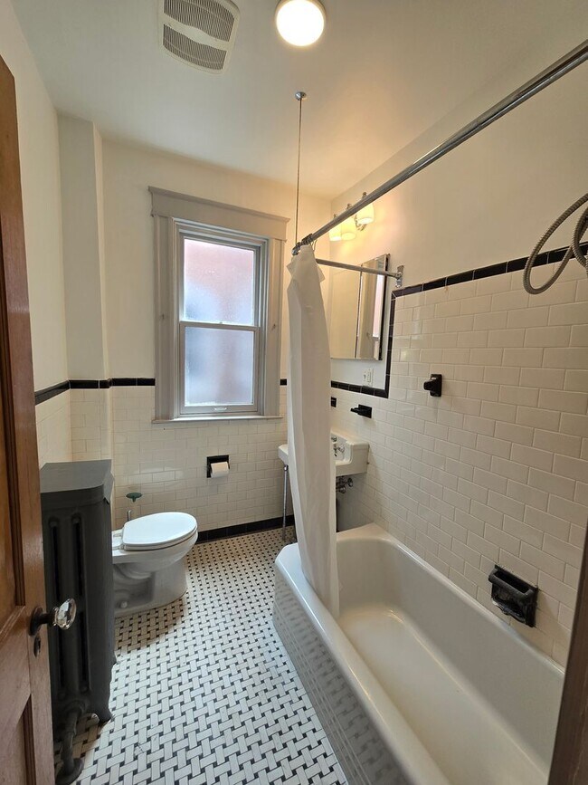Building Photo - 3-Bedroom, 1.5 Bathroom Charles Village Townhouse