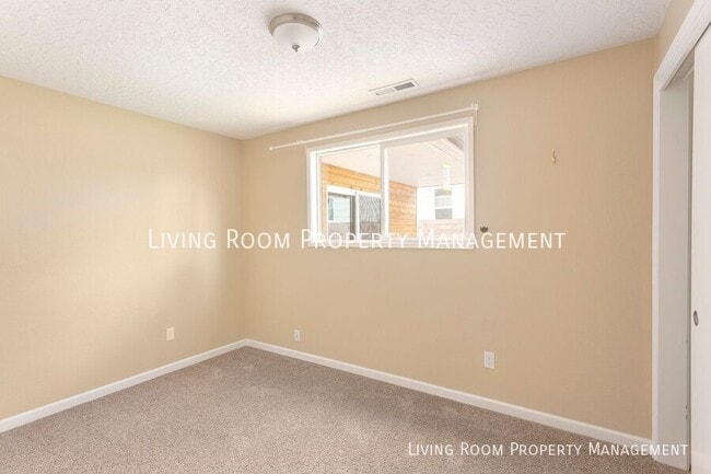 Building Photo - 1815 SE 52nd Ave