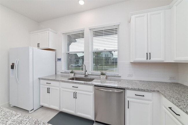 Building Photo - 15115 Parkland Canyon Dr