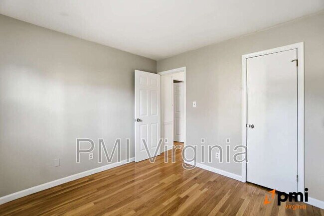 Building Photo - 436 Longleaf Rd