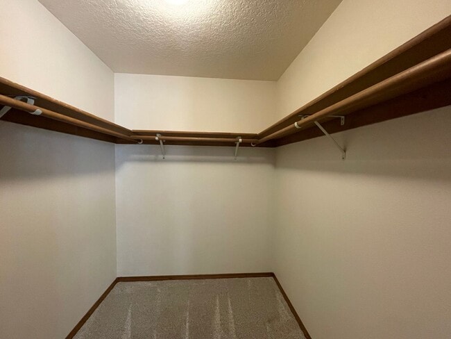 Building Photo - 2Bd/2Ba Unit Located in a Lovely Private Neighborhood in Happy Valley ~ Detached Garage, Washer &...