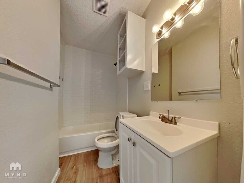 Building Photo - 2216 28th St