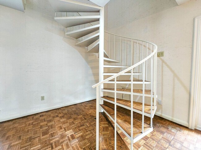 Building Photo - 12 Kings Row