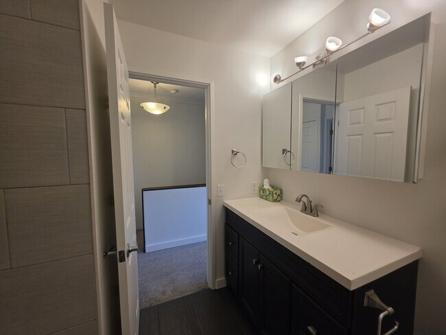 Building Photo - 350 Aoloa St