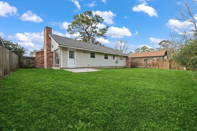 Building Photo - 17318 Broken Back Dr