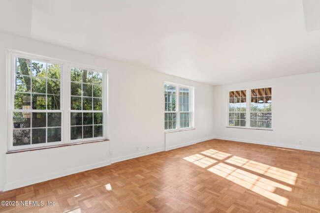 Building Photo - 1815 Largo Rd