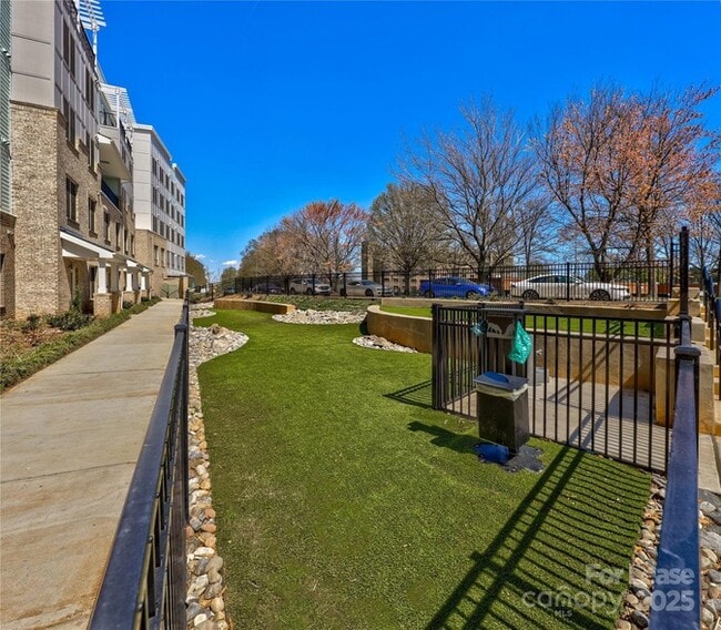 Building Photo - 8501 University Executive Park Dr