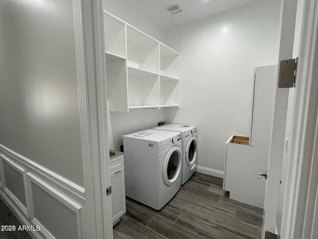 Building Photo - 6824 N 14th St