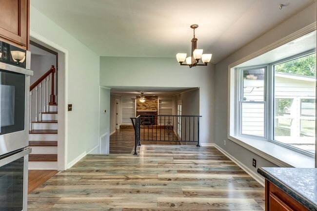 Building Photo - 1316 Rivermont Dr