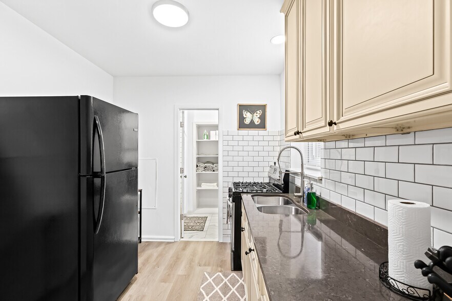 Building Photo - 23080 Stauber Ave