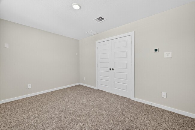 Building Photo - 3050 Marble Wy