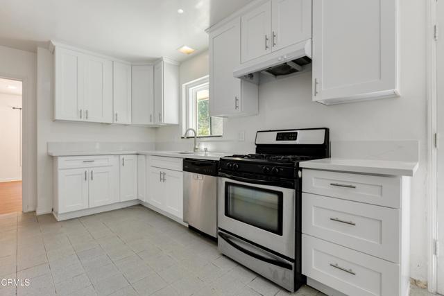 Building Photo - 2721 E Chevy Chase Dr