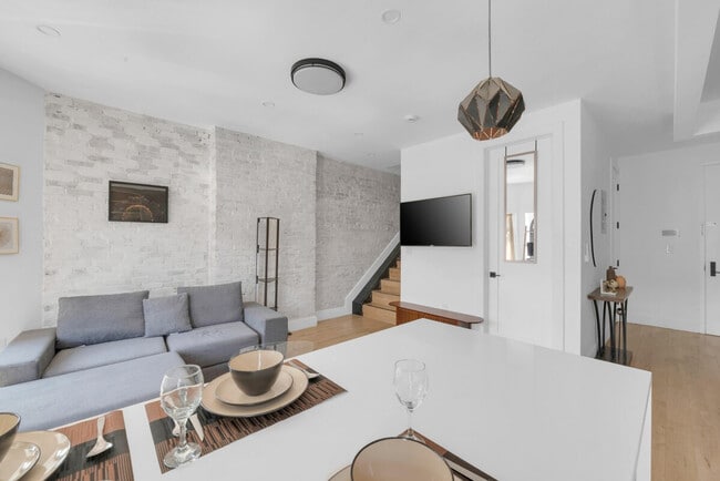 Building Photo - 217 Schaefer St