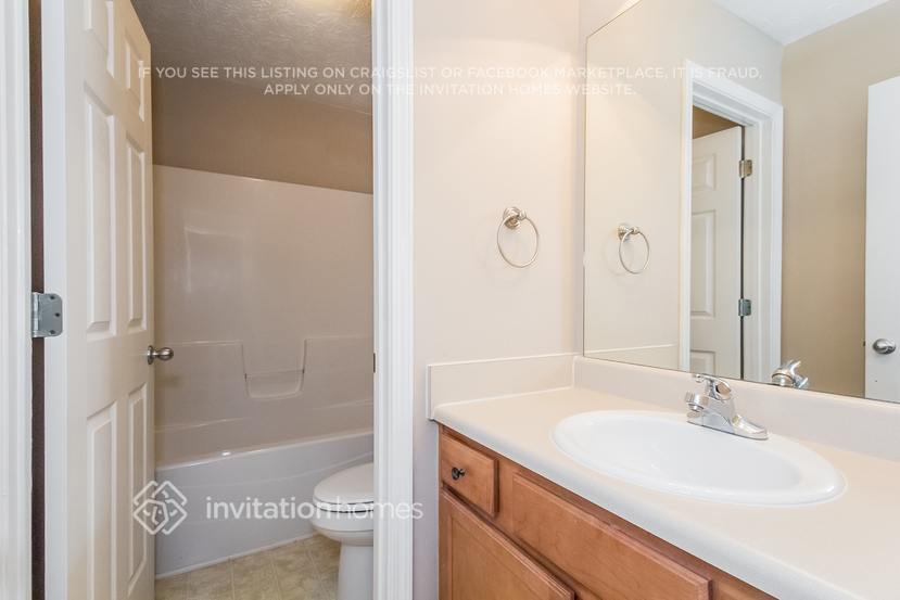 Building Photo - 1025 Levista Dr